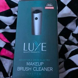 Makeup brush cleaner